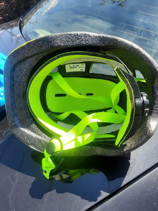 Продавам каски за колело