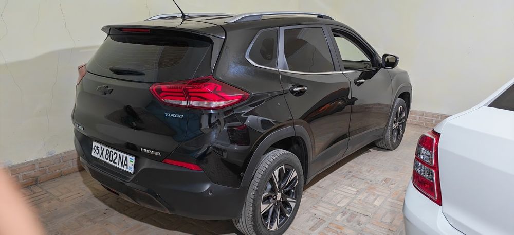 Tracker primer qora 2023  sotiladi yoki barter