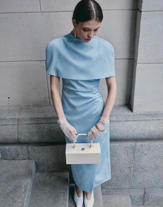 Платье с кейпом lichi