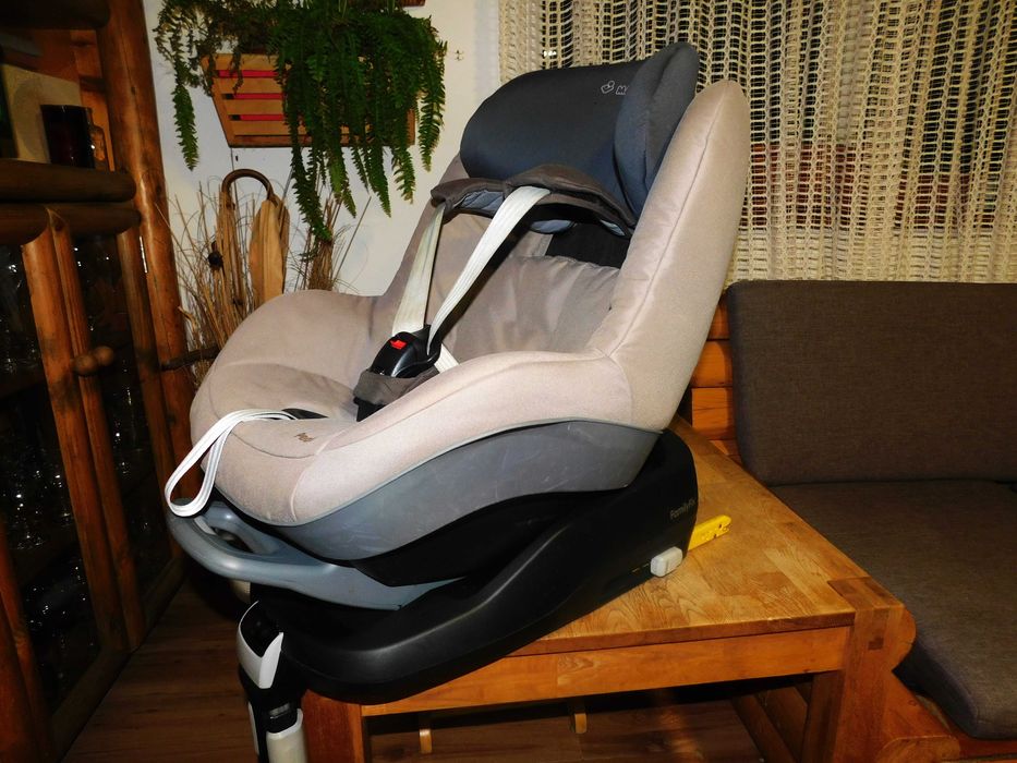 Scaun auto Maxi Cosi (9-18 kg) + Bază Isofix