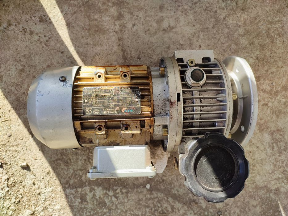 Продаются моторы редукторы