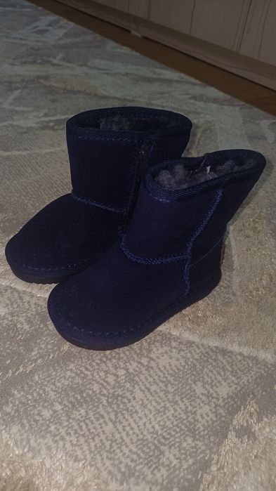 Продам угги детские