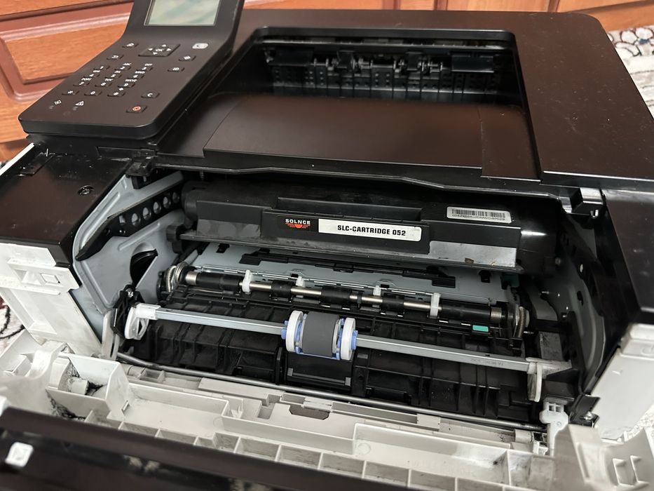 Canon Lbp212dw holati ideal pechatlari tinniq aybi yoq