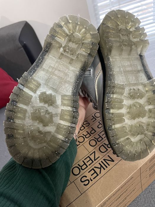 Зимни боти на LC Waikiki и обувки тип пантофки  на H&M