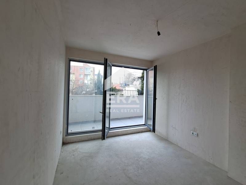 Продава се Двустаен апартамент в Варна, Бриз - 66 кв.м за 1043 €/кв.м - Снимка #7