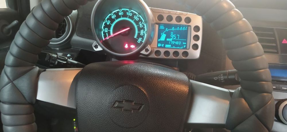 Spark avtomobili srochni sotiladi