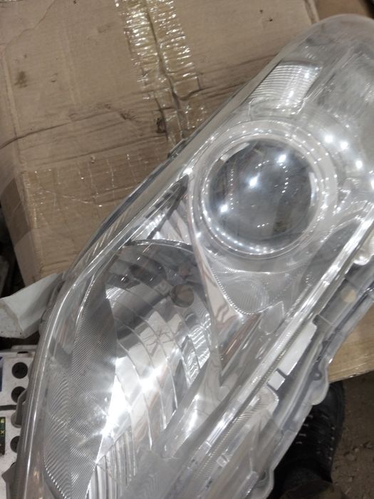 Фара от Тойота Аурис 2 013