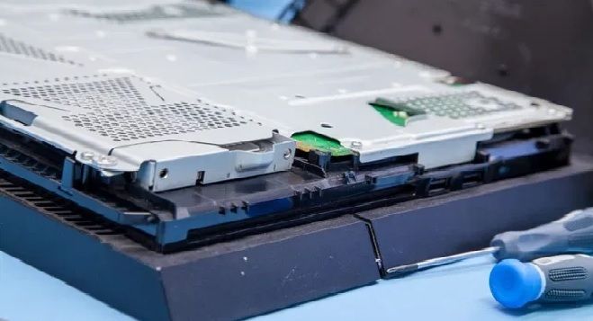 Reparatii/reparatie/ Playstation/PS4/Xbox/Laptop/Calculatoare/Instalar