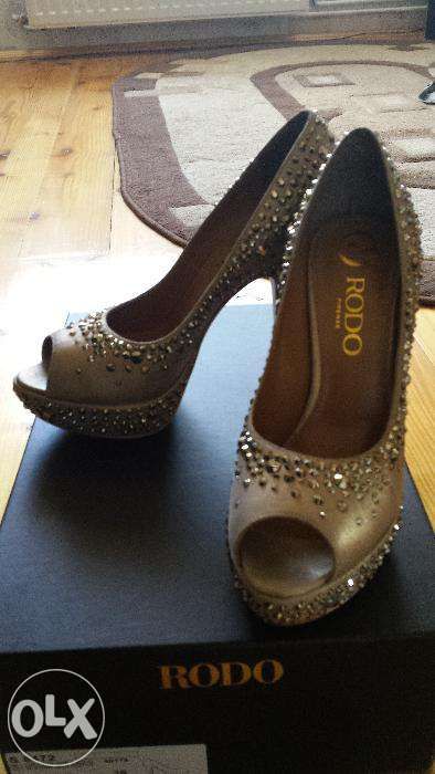 Pantofi noi -total din piele-cristale swarovski-la cutie
