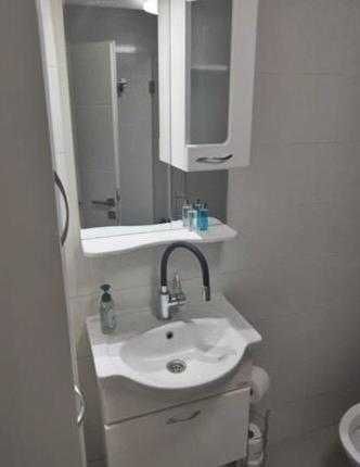 Дава се под наем Двустаен апартамент в Пловдив, Каменица 1 - 59 кв.м за 214.2 € - Снимка #3