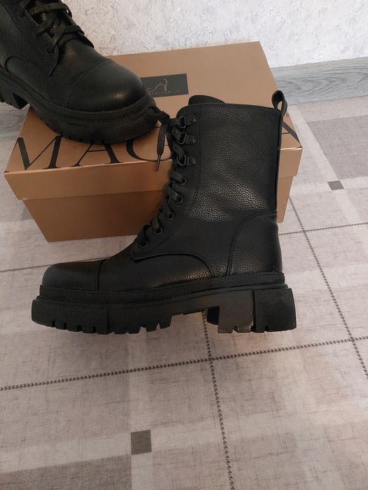 Продам новые ботинки зимние 38 раз