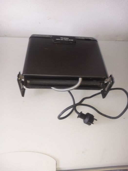 Vând grill electric