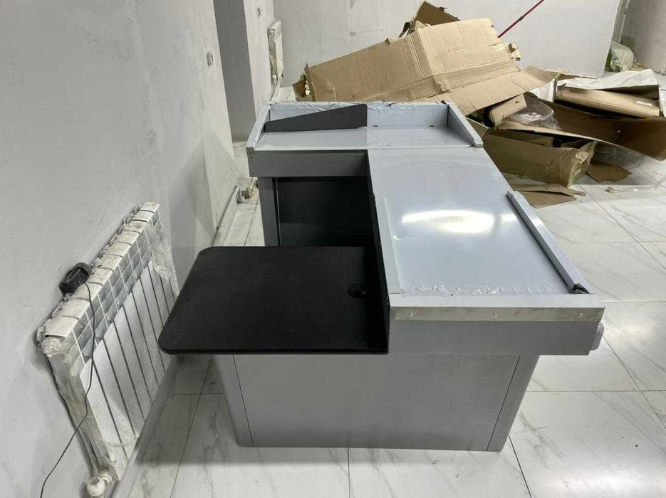 полка витрины касса