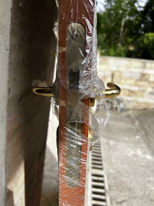 Врата за вход – дърво и MDF, 95/200 см, с патрон и дръжки