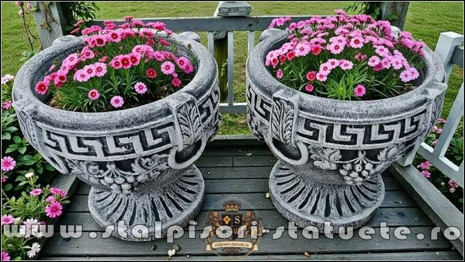 Vază ornament versace, gri patinat, model V8.