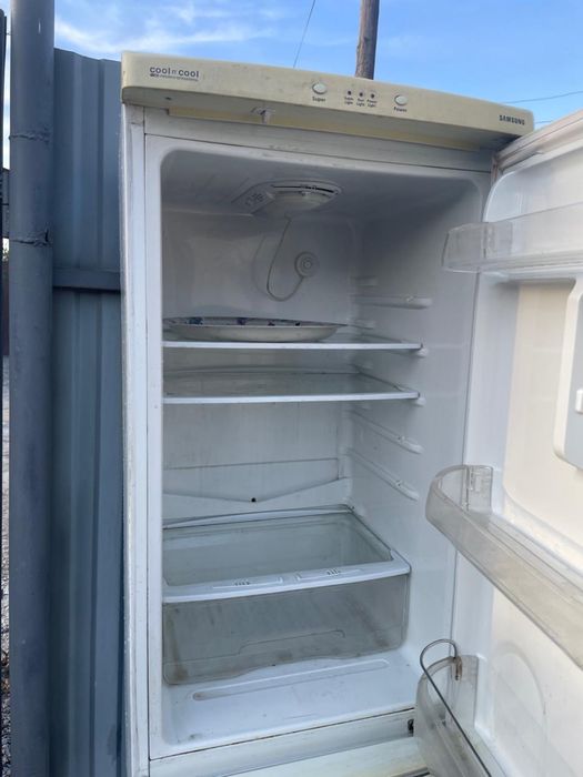 Продам рабочий холодильник