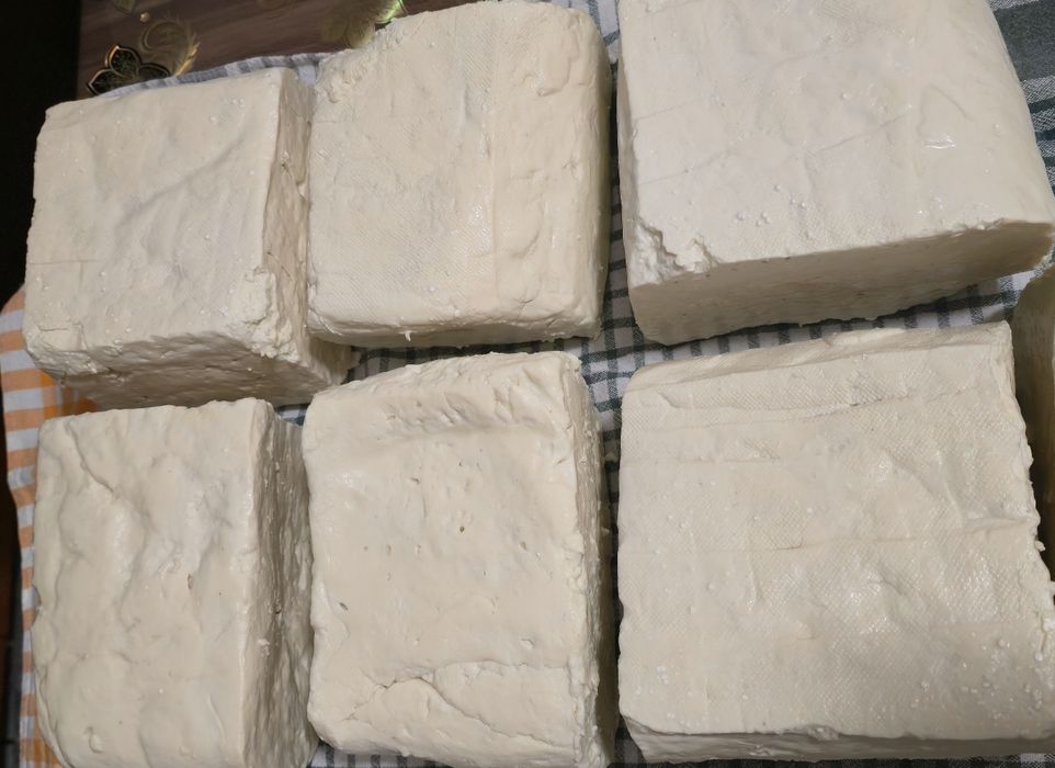 Brânza oaie 100% maturata de pe Valea Hârtibaciului