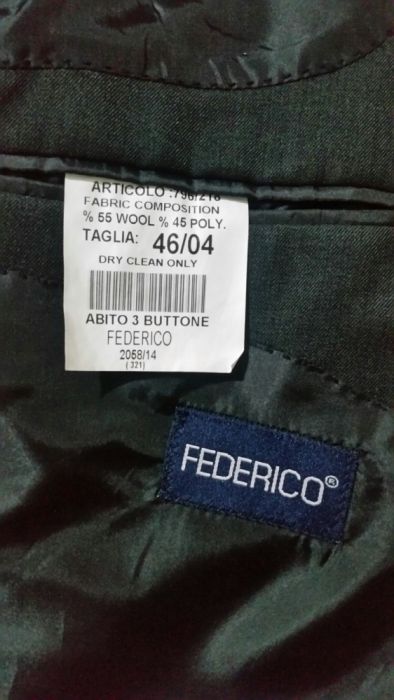 Костюм мужской продам.