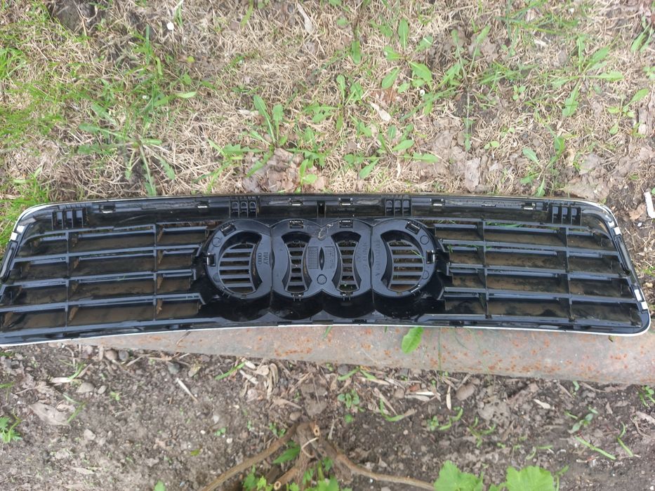 Решетка радиатора AUDI A6
