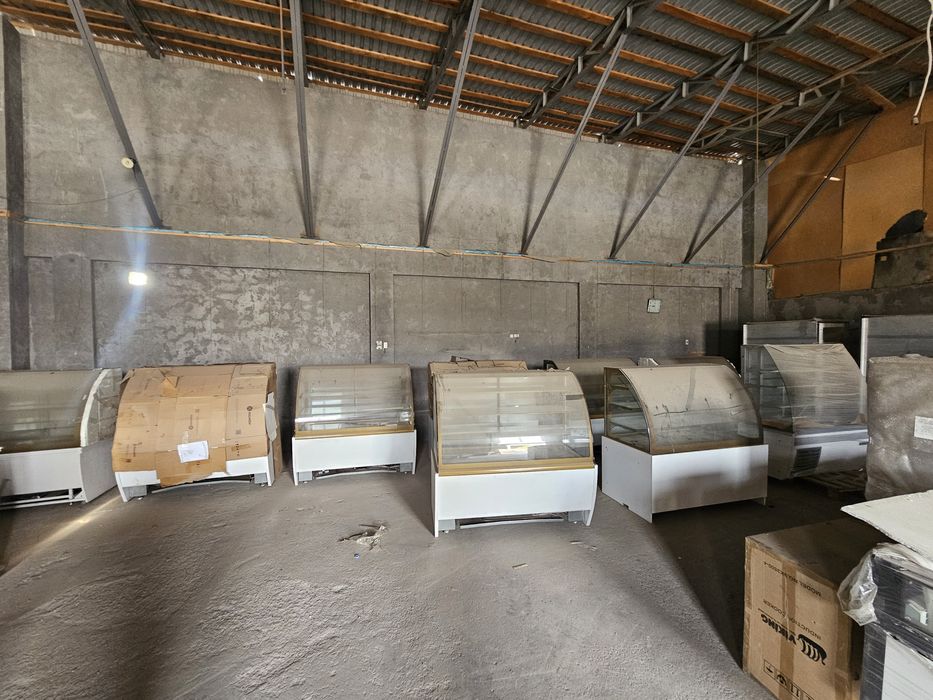 Xoladelnik vitrinni xar xil Ukraine