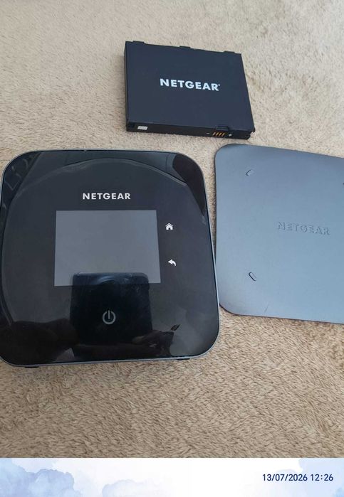 Router Wireless portabil Netgear Nighthawk M2 MR2100, 4G LTE Mobile Hotspot, 2.4-inch LCD touch screen, port Gigabit LAN / WAN, unlocked