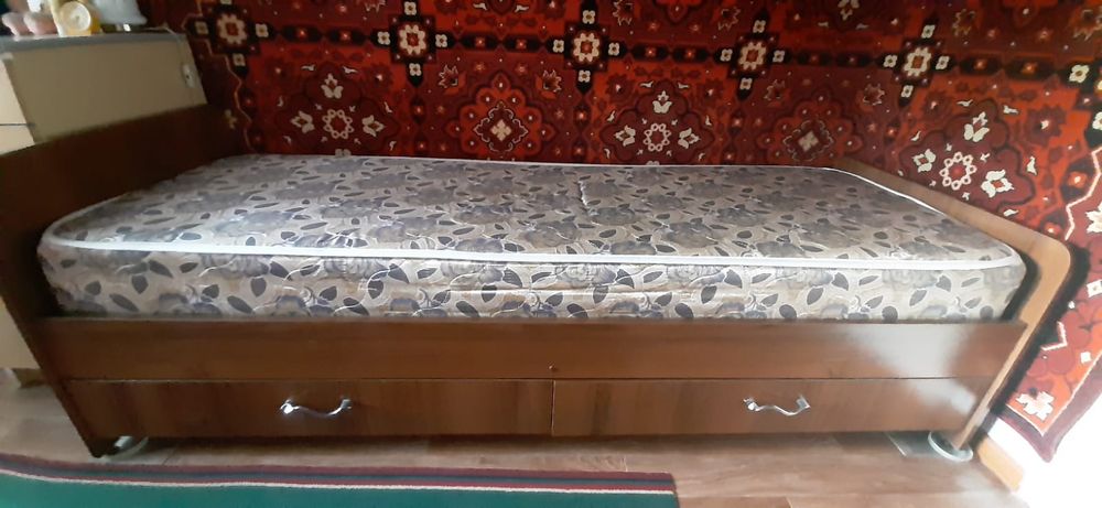 Продам кровать односпалка