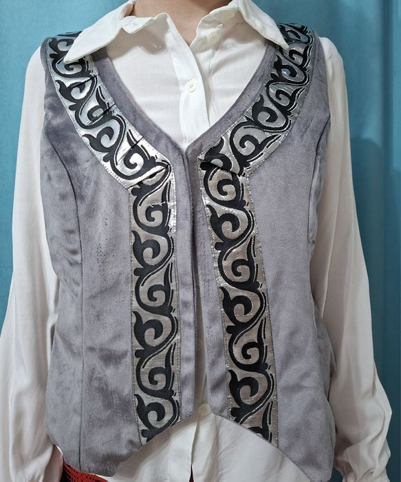 Национальные жилетки