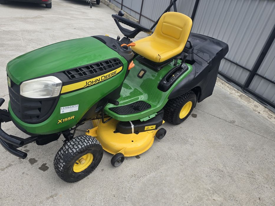 Tractoras John Deere X 155R