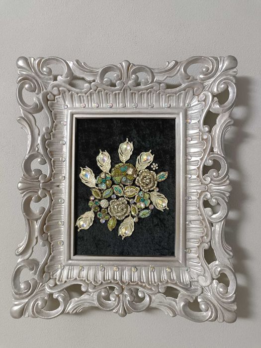 Картина из бижутерии прекрасный подарок