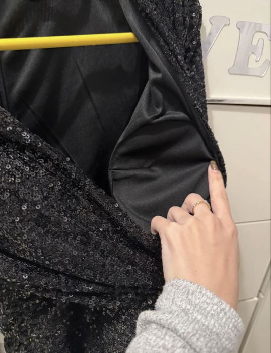 Rochie neagra cu paiete