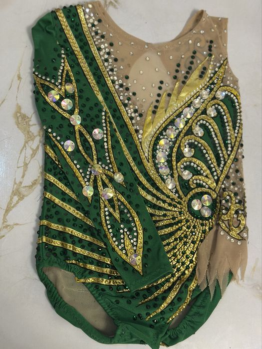 Купальник для художественной гимнастики.