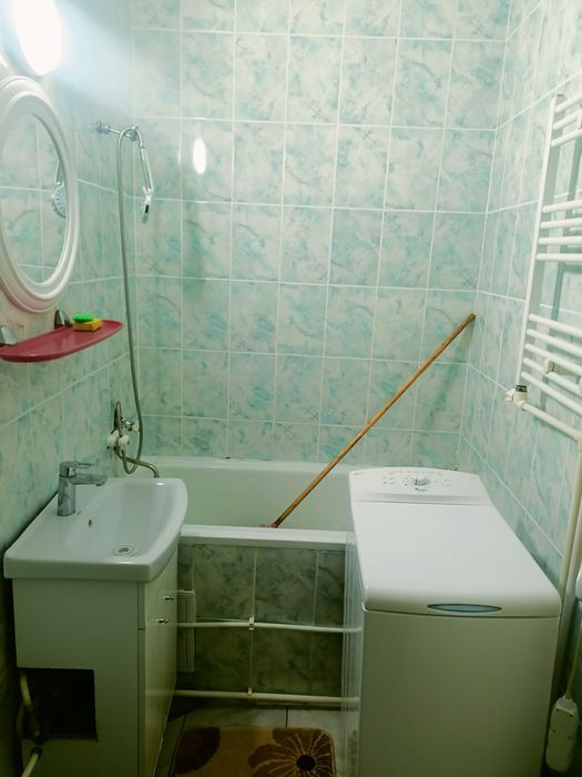 Închiriez garsoniera