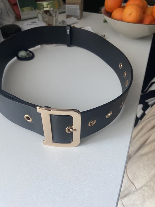 Колан тип Dior, черен със златиста катарама
