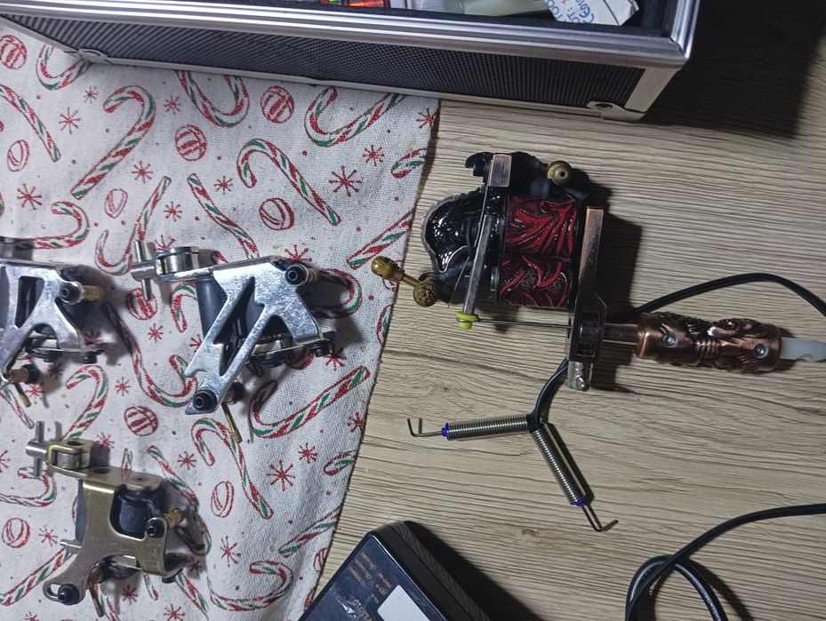 Mașina de tatuat noua