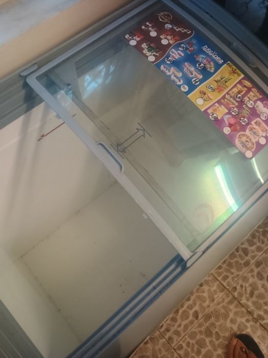 Ladă frigorifică înghețată