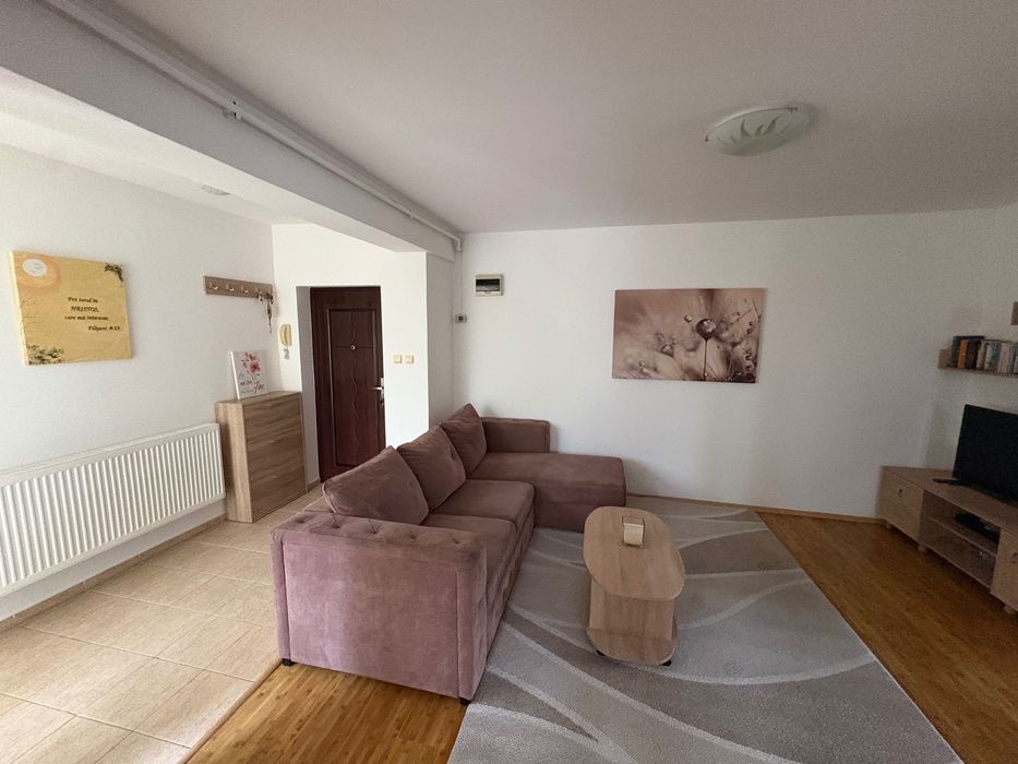 Apartament pentru închiriat cu 3 camere în Unirea