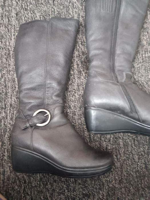 Продам женские зимние сапоги