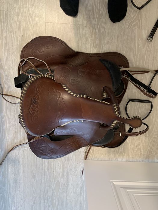 Продам комплект седла