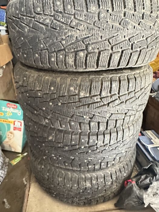 Продам зимние шины.