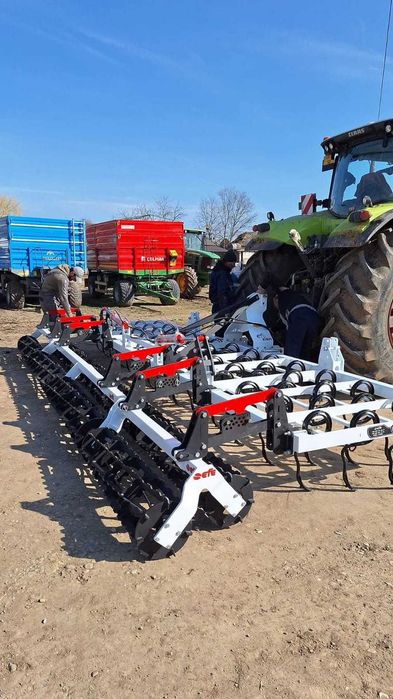 Combinator agricol / Cultivator