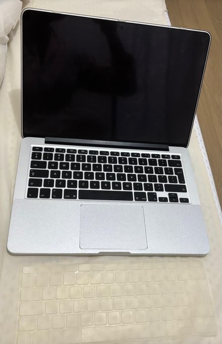 MacBook Pro 13” Early 2015 – i5 2.7GHz, 8GB RAM, SSD 128GB, Retina – Î