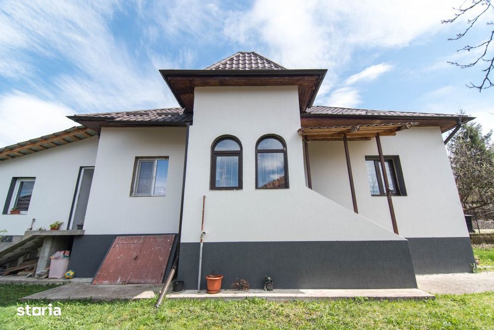 Casa gata de mutat+teren 1000 mp in zona de deal, jud. Arges