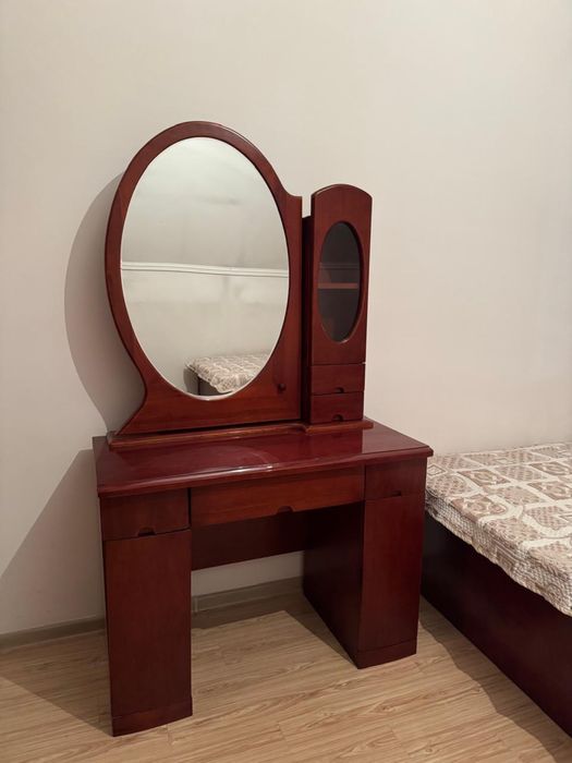 Тумба с зеркалом