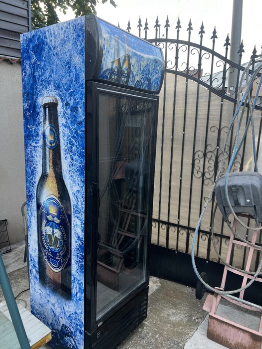 Vitrina frigorifa verticala bauturi lactate