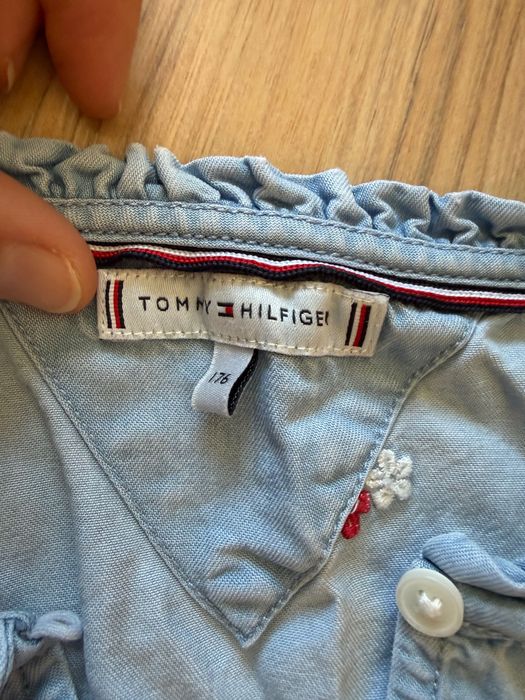 Продавам рокля Tommy Hilfiger, S