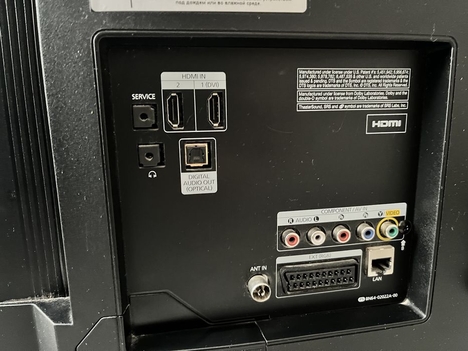 Продам телевизор Samsung D40, с кронштейном