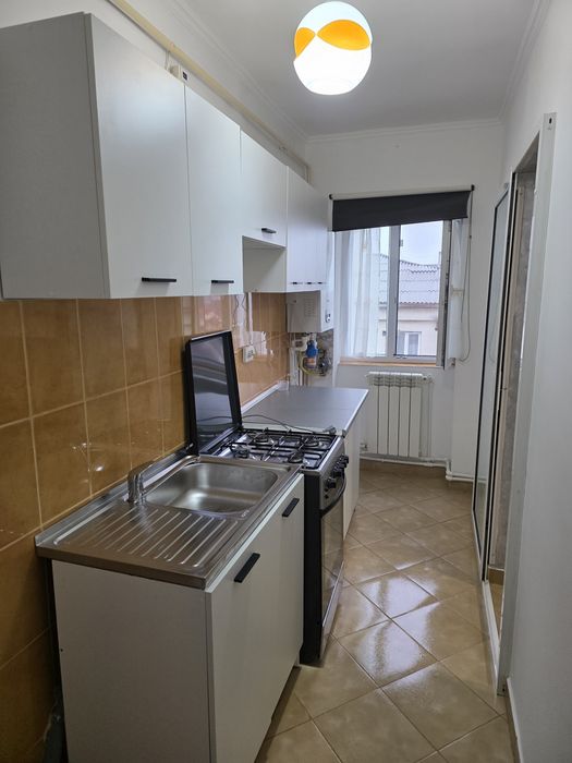 Inchiriez garsoniera