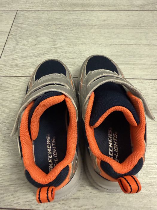 Adidasi skechers marimea 26