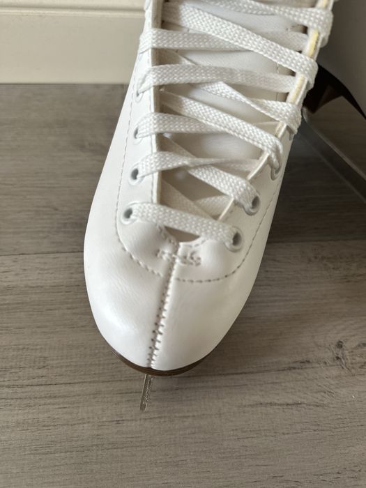 Коньки фигурные Botas Stella