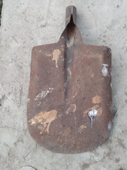 Продам большую совковую лапату